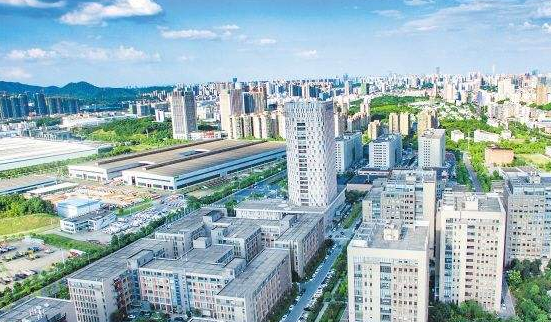 強產(chǎn)業(yè)優(yōu)服務(wù)，跑出發(fā)展加速度——雨花經(jīng)開區(qū)加快轉(zhuǎn)型升級